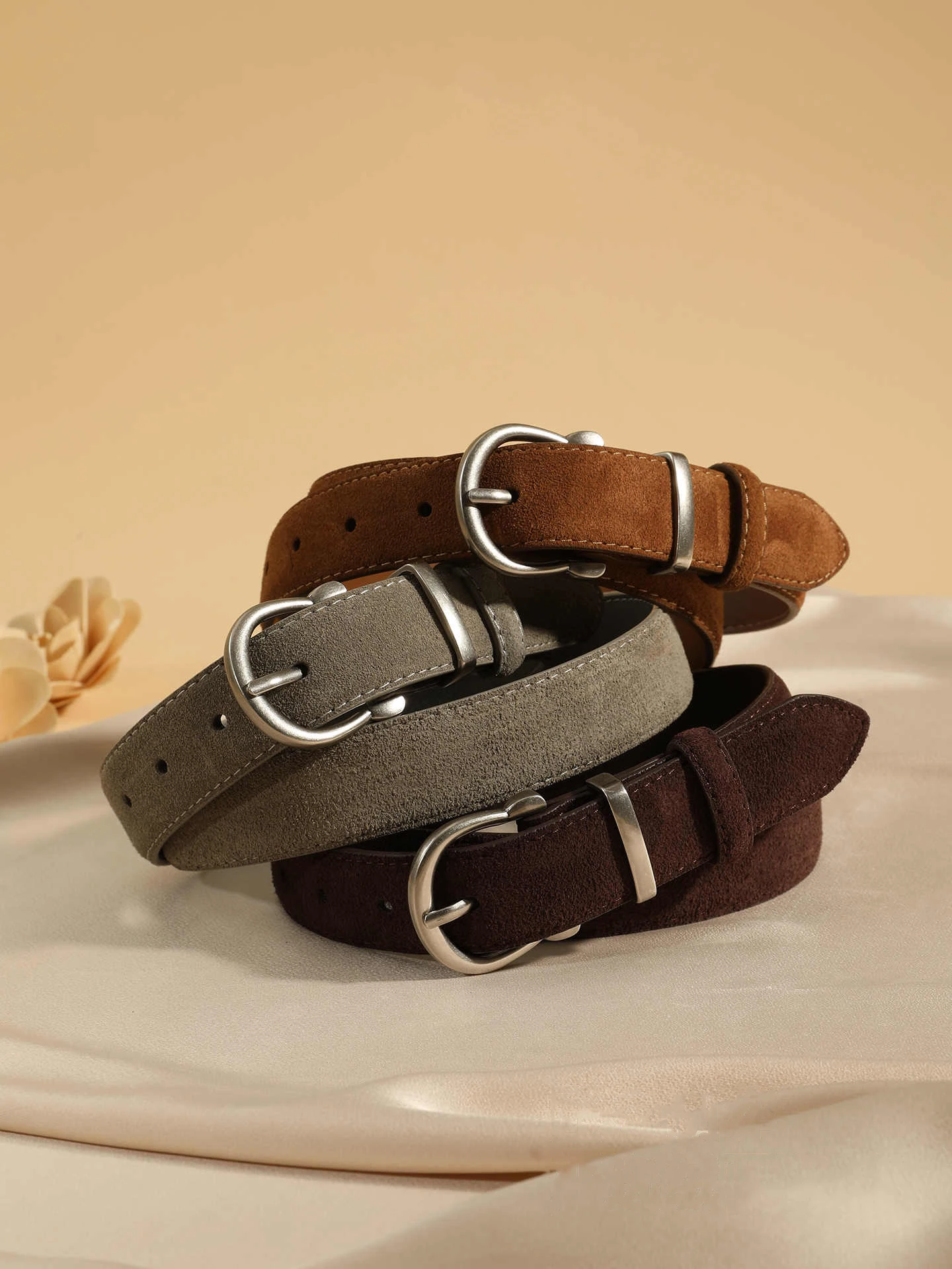 Fashion Suede Leather Belt for Women - Stylish, Versatile Adjustable Belts Vintage Alloy Buckle Waistband for Jeans Dress
Fashion Suede Leather Belt for Women - Stylish, Versatile Adjustable Belts Vintage Alloy Buckle Waistband for Jeans Dress