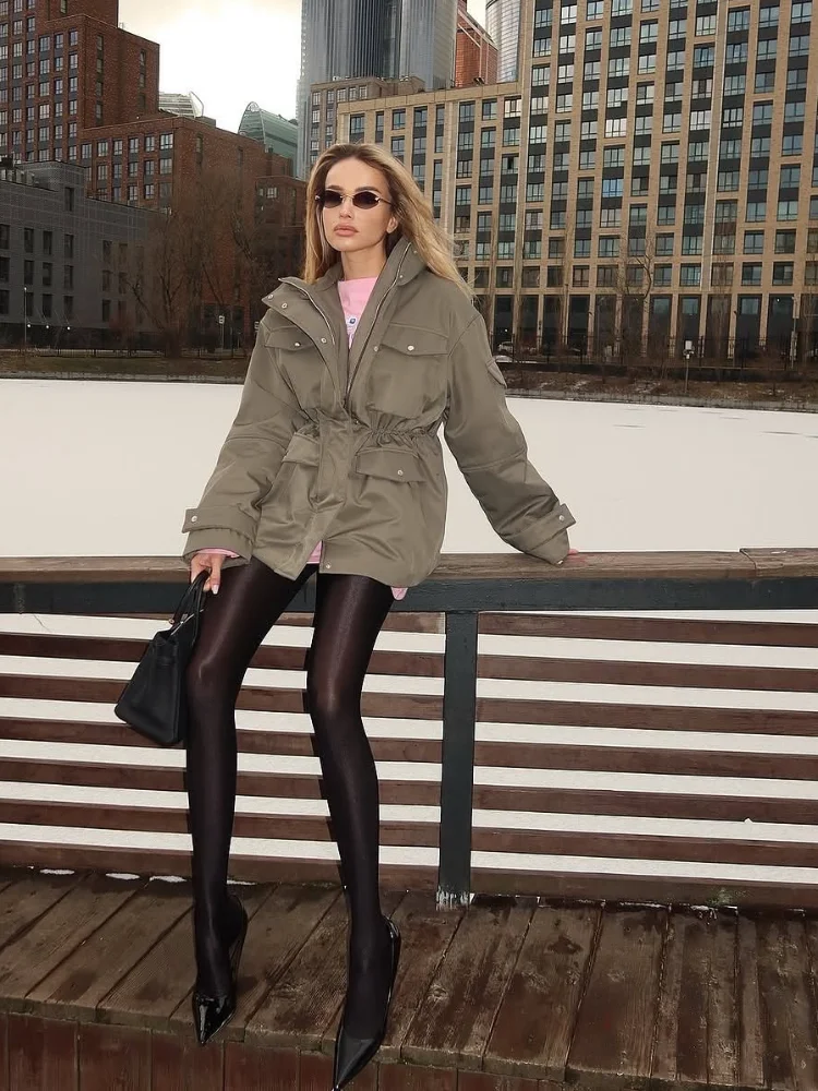 Короткая куртка с завязкой на талии, женская мода, воротник-стойка, длинный рукав, карман на молнии, свободные куртки, женские куртки 2025 года, новое уличное пальто для поездок на работу
Короткая куртка с завязкой на талии, женская мода, воротник-стойка, длинный рукав, карман на молнии, свободные куртки, женские куртки 2025 года, новое уличное пальто для поездок на работу