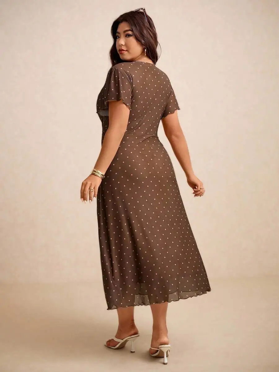 Plus Size Women Summer Vintage Minimalist Polka Dot Wrap Dress With V-Neck And Short Sleeves
Plus Size Women Summer Vintage Minimalist Polka Dot Wrap Dress With V-Neck And Short Sleeves