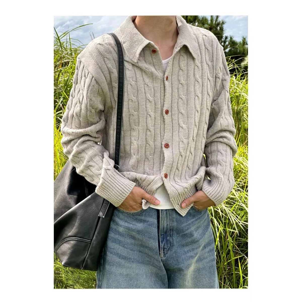 Повседневный вязаный свитер в американском стиле ретро с v-образным вырезом, мужской цветной открытый кардиган из мягкого полиэстера, длинный зимний свет свеч
Повседневный вязаный свитер в американском стиле ретро с v-образным вырезом, мужской цветной открытый кардиган из мягкого полиэстера, длинный зимний свет свеч