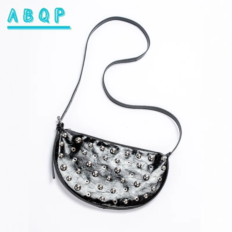ABQP New Women's Handbag Suede Rivet Women's Shoulder Bag Luxury Brand Fashion Trend Casual Armpit Women's Bag High Quality
ABQP New Women's Handbag Suede Rivet Women's Shoulder Bag Luxury Brand Fashion Trend Casual Armpit Women's Bag High Quality