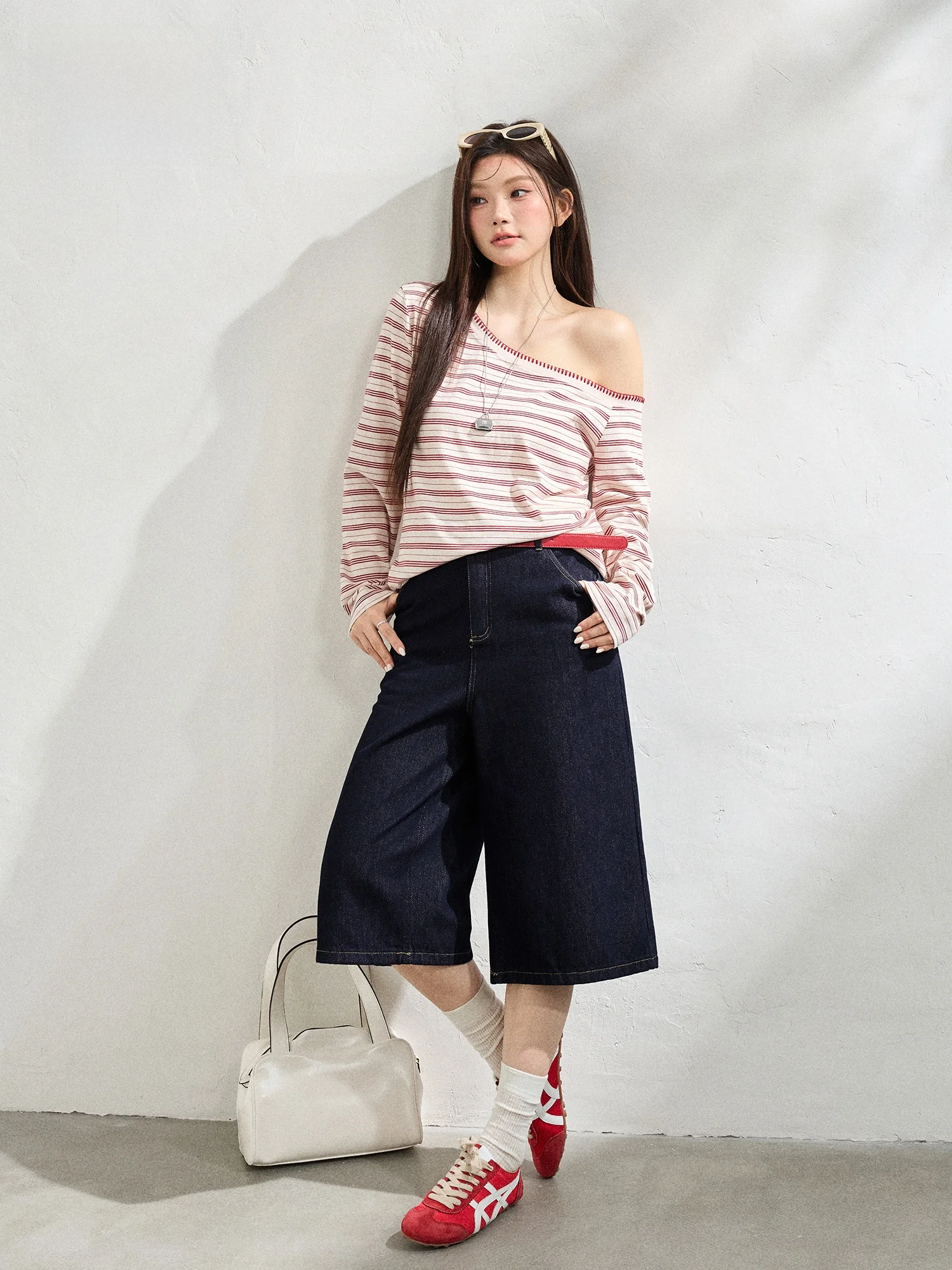 plus Size Women's Fashion Set High Waist Slim Fit Striped Sweet And Spicy Side Shoulder Seven Inch Jeans And Top Ensemble
plus Size Women's Fashion Set High Waist Slim Fit Striped Sweet And Spicy Side Shoulder Seven Inch Jeans And Top Ensemble