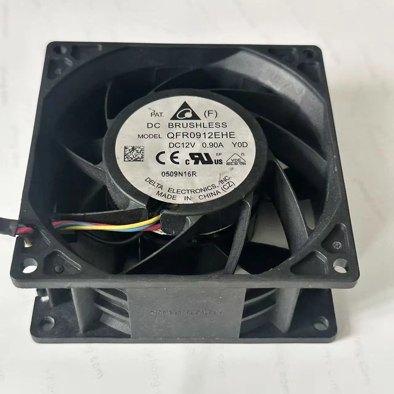 Delta Electronics QFR0912EHE DC 12 В 0,90 А 90x90x38 мм 4-проводной охлаждающий вентилятор
Delta Electronics QFR0912EHE DC 12 В 0,90 А 90x90x38 мм 4-проводной охлаждающий вентилятор