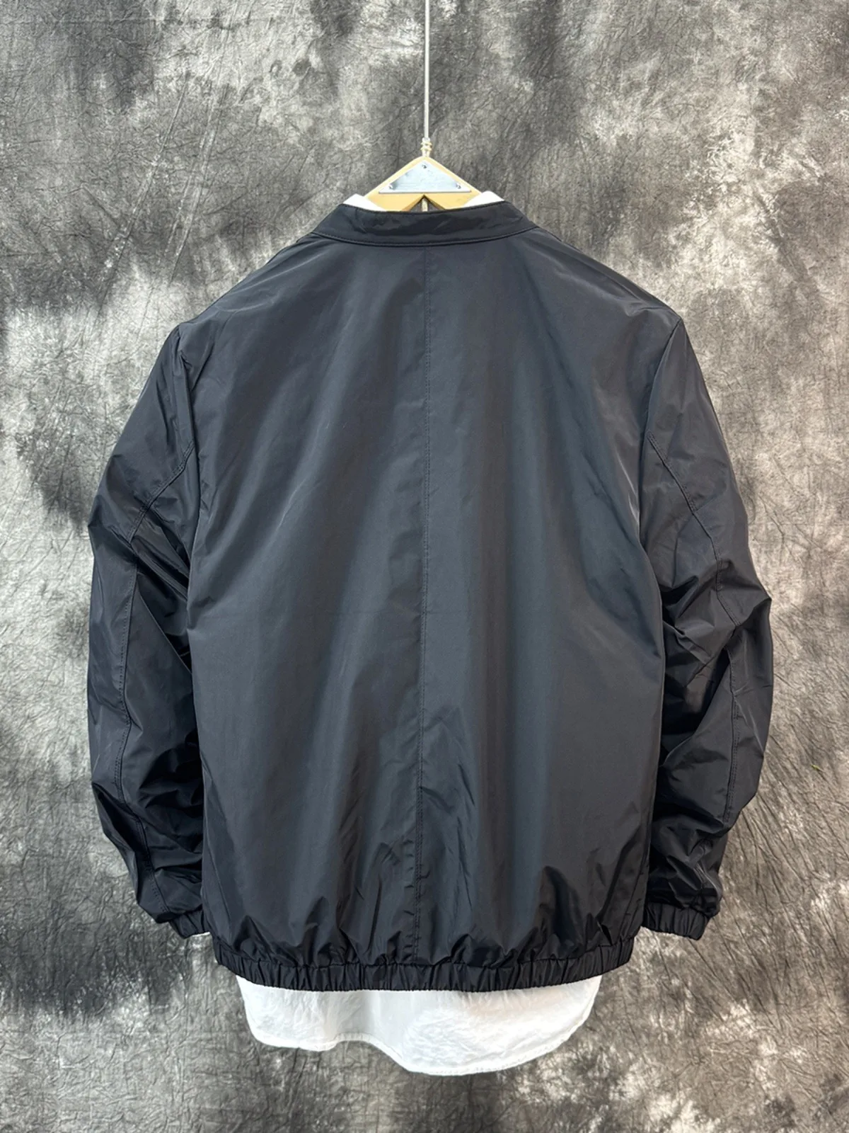 Fashionable Men's Baseball Jacket Stand Collar Comfortable Casual Style Windproof Polyester Fiber Long Sleeve Zipper Closure
Fashionable Men's Baseball Jacket Stand Collar Comfortable Casual Style Windproof Polyester Fiber Long Sleeve Zipper Closure
