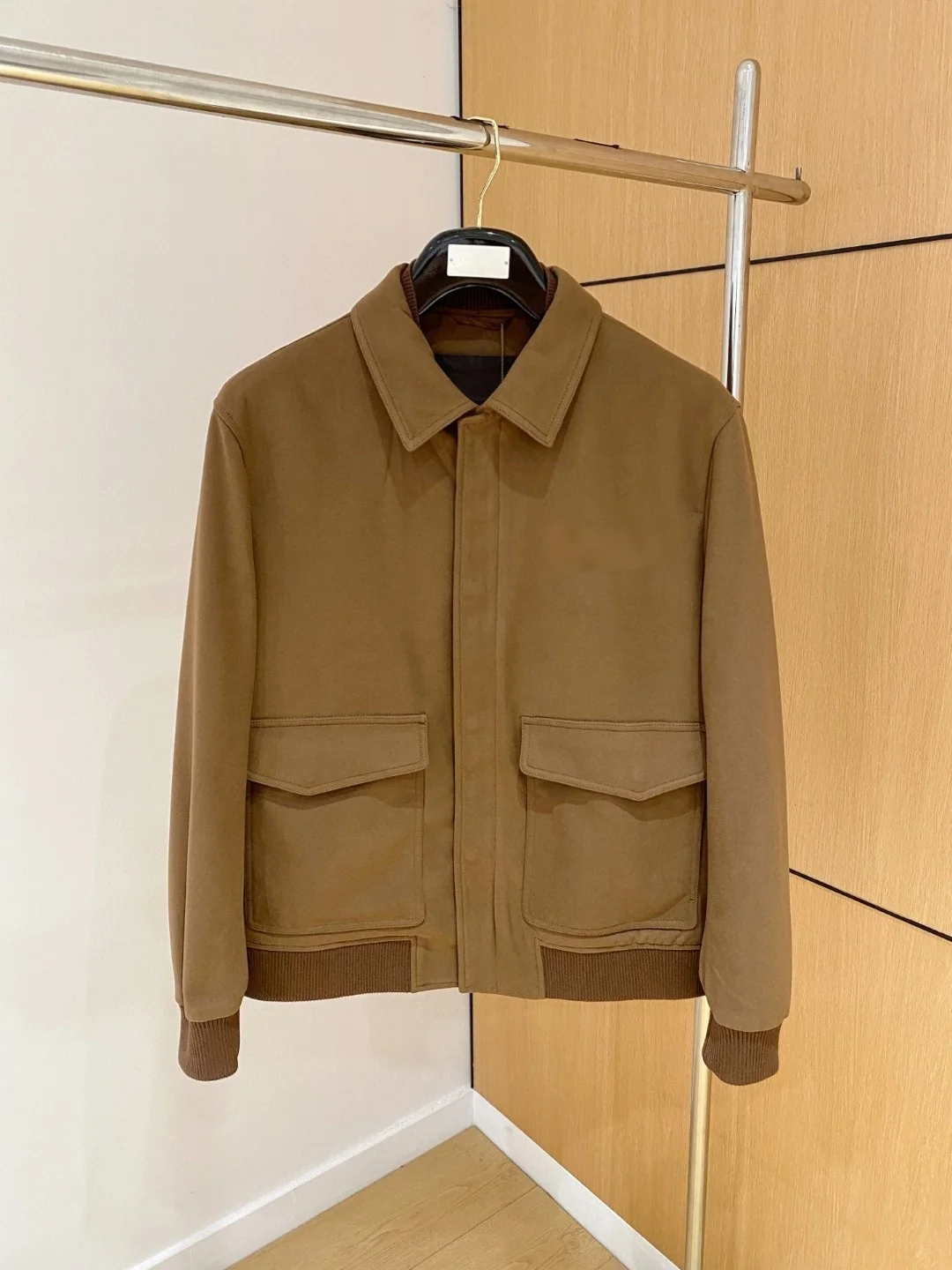 LP 25aw Casual Windproof Stand-Up Collar Men's Jacket
LP 25aw Casual Windproof Stand-Up Collar Men's Jacket