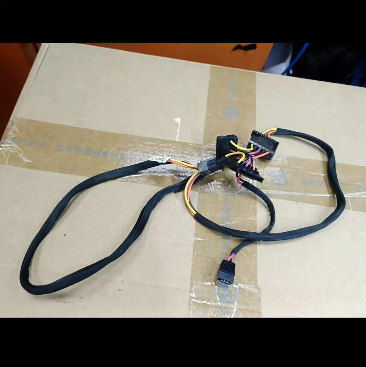 009VWT 09VWT for Dell Optiplex 3050 5050 7050 SATA Original Power Supply Cable Hard Disk Cable
009VWT 09VWT for Dell Optiplex 3050 5050 7050 SATA Original Power Supply Cable Hard Disk Cable