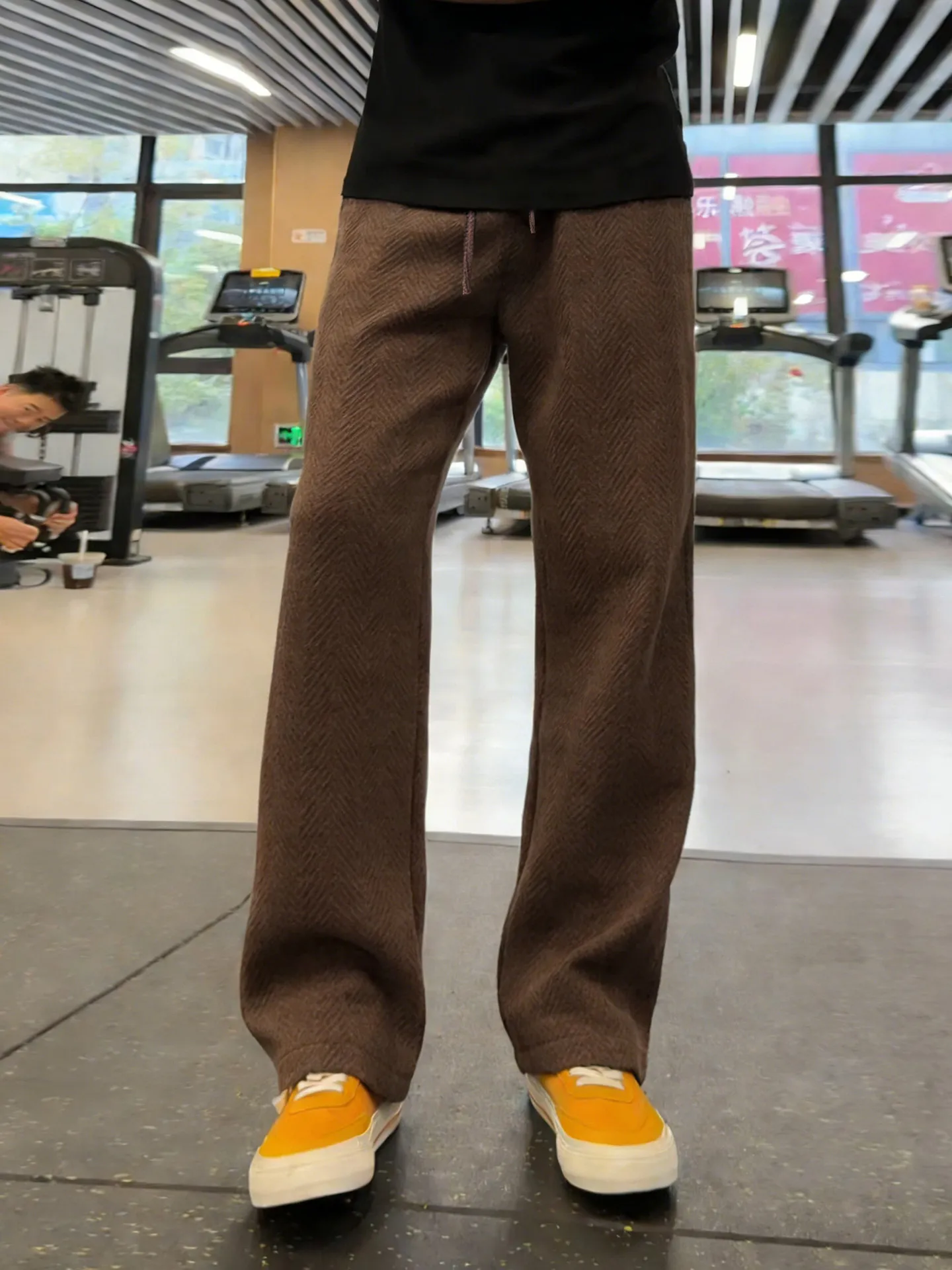 Мужские коричневые спортивные штаны с пшеничным узором на подкладке Fce, прямые спортивные штаны с ножом, американские спортивные длинные брюки в стиле ретро
Мужские коричневые спортивные штаны с пшеничным узором на подкладке Fce, прямые спортивные штаны с ножом, американские спортивные длинные брюки в стиле ретро