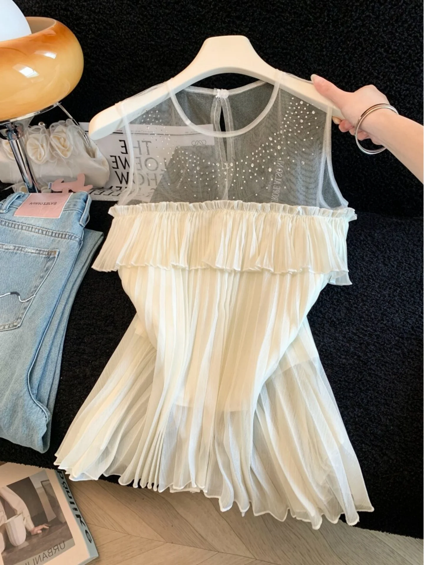Unique Beautiful Pure Desire Water Diamond Mesh Splice Chiffon Top Women Summer New Style Breathable Skin-friendly Backless Vest
Unique Beautiful Pure Desire Water Diamond Mesh Splice Chiffon Top Women Summer New Style Breathable Skin-friendly Backless Vest