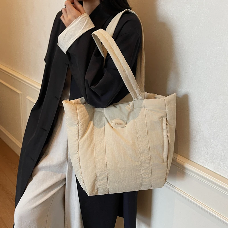 Fashion Soft Solid Nylon Zipper Sweet Retro Shoulder Bags 2026 High Quality Elegant Casual Minimalist Cotton Women's Tote Bags
Fashion Soft Solid Nylon Zipper Sweet Retro Shoulder Bags 2026 High Quality Elegant Casual Minimalist Cotton Women's Tote Bags
