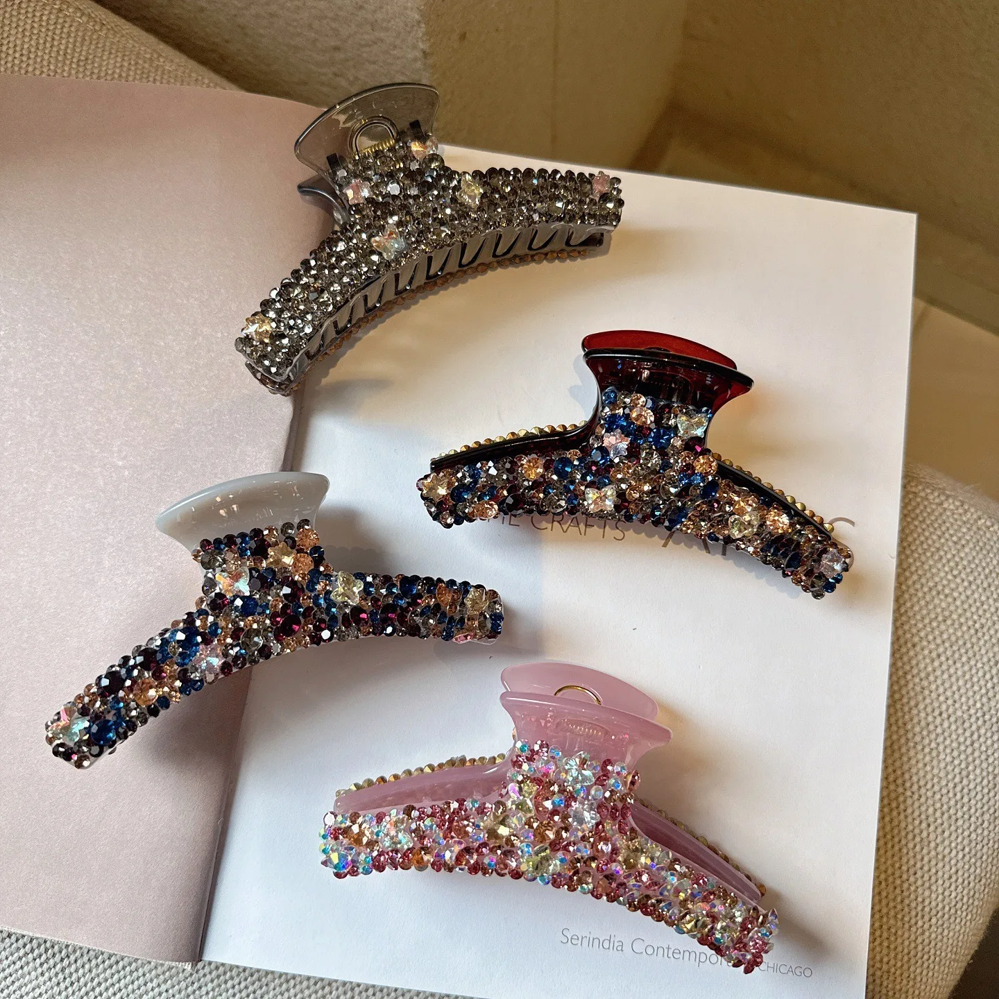 Diamond Moon Trapezoid Hair Claws Plastic Rhinestone Hair Clips Crab For Girl Gift Hair Accessories Valentine Headwear
Diamond Moon Trapezoid Hair Claws Plastic Rhinestone Hair Clips Crab For Girl Gift Hair Accessories Valentine Headwear