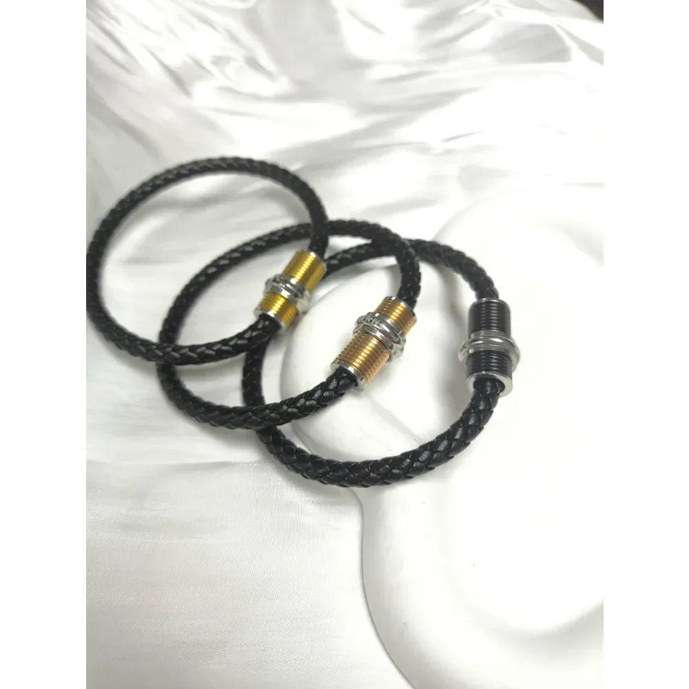 Exquisitely Crafted Custom - Length Hollow MB Bracelets: A Timeless Match for Couples in All Scenarios
Exquisitely Crafted Custom - Length Hollow MB Bracelets: A Timeless Match for Couples in All Scenarios