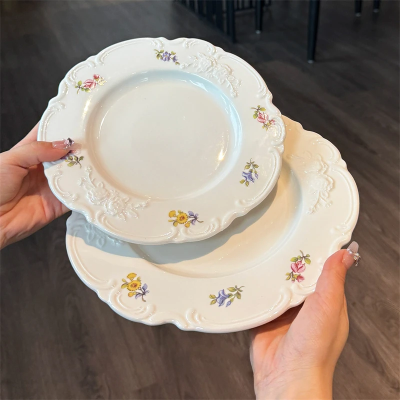 French Vintage Flower Ceramic Dining Plate 8.5/10in Flower Shaped Household Exquisite Western Plate Dim sum dish 9in Soup Plates
French Vintage Flower Ceramic Dining Plate 8.5/10in Flower Shaped Household Exquisite Western Plate Dim sum dish 9in Soup Plates