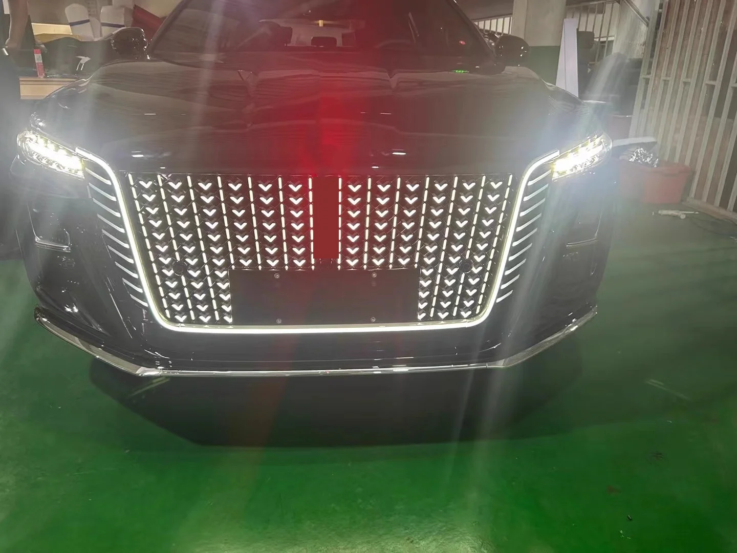 Передний бампер, светящаяся решетка для Hong Qi H5 2023, модифицированная лампа для бровей, решетка радиатора с подсветкой, автомобильные аксессуары 
Передний бампер, светящаяся решетка для Hong Qi H5 2023, модифицированная лампа для бровей, решетка радиатора с подсветкой, автомобильные аксессуары