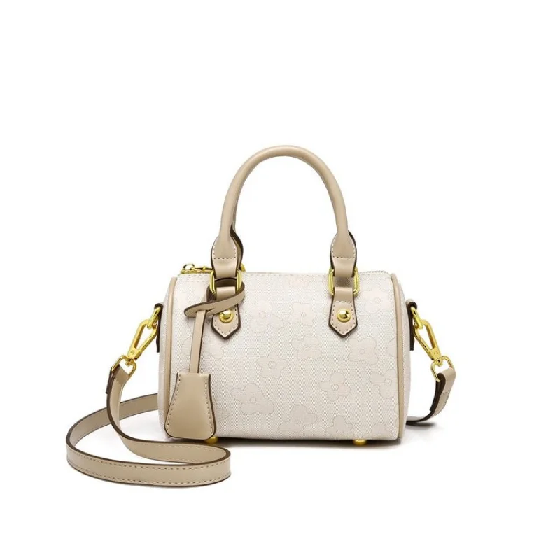 Классическая кожаная большая сумка для женщин, высококачественная и легкая, роскошный брендовый плечевой ремень для переноски
Классическая кожаная большая сумка для женщин, высококачественная и легкая, роскошный брендовый плечевой ремень для переноски