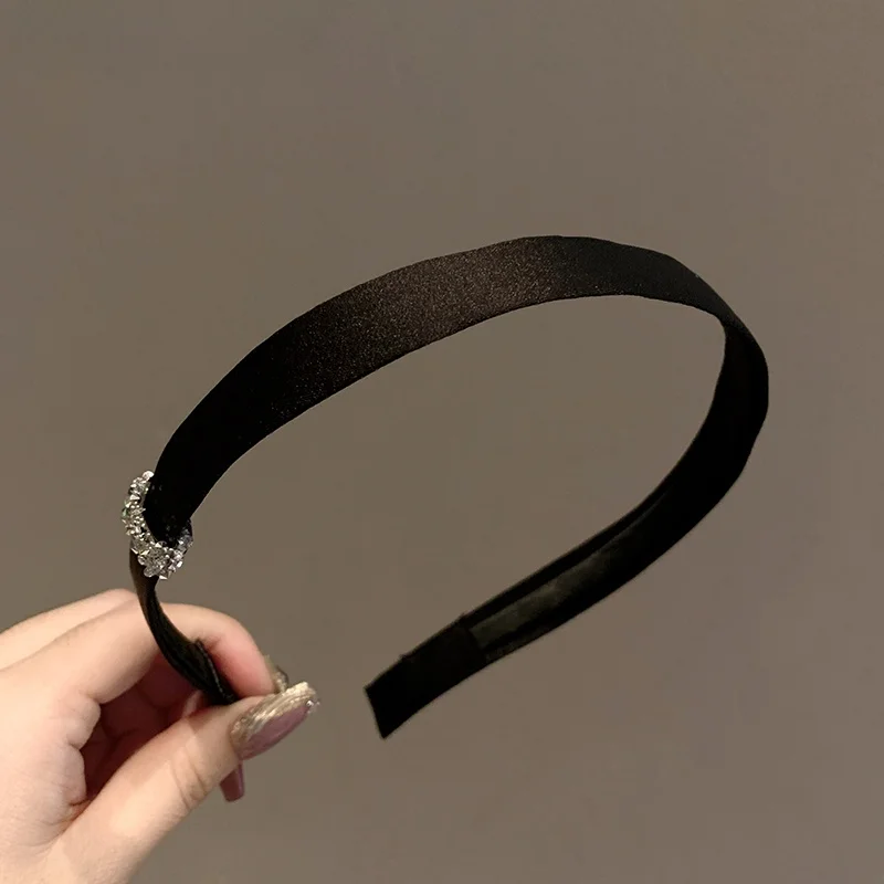 Ele Bla White Sparkling Diamond Hairband Pred Hair Headband Versatile New 2025 Small Hair Clip Faionable Hair Acce...
Ele Bla White Sparkling Diamond Hairband Pred Hair Headband Versatile New 2025 Small Hair Clip Faionable Hair Acce...