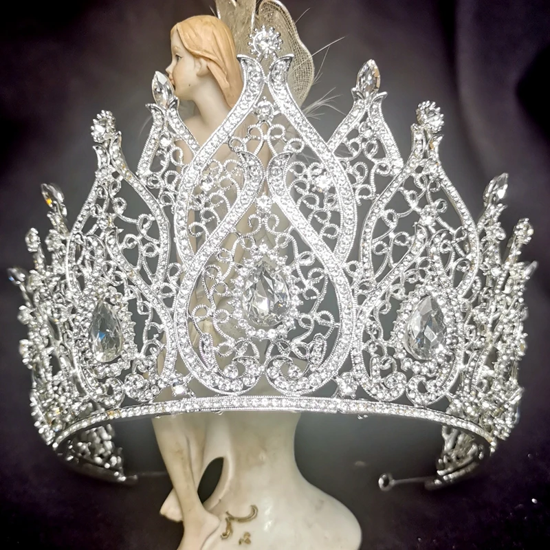 European and American bridal headwear fashion pageant awards big crown party performance head crown wedding photo crown
European and American bridal headwear fashion pageant awards big crown party performance head crown wedding photo crown