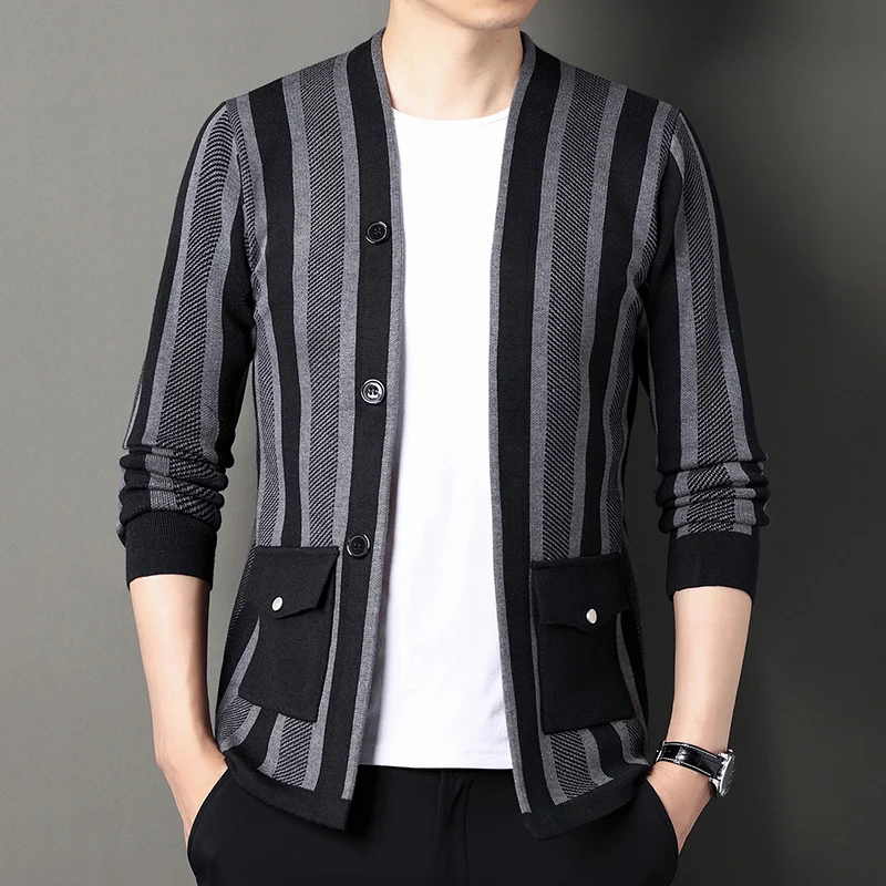 Высококачественный мужской полосатый вязаный свитер, кардиган, осень-зима, новая цветная куртка с двойными карманами, мужская одежда для поездок на работу
Высококачественный мужской полосатый вязаный свитер, кардиган, осень-зима, новая цветная куртка с двойными карманами, мужская одежда для поездок на работу