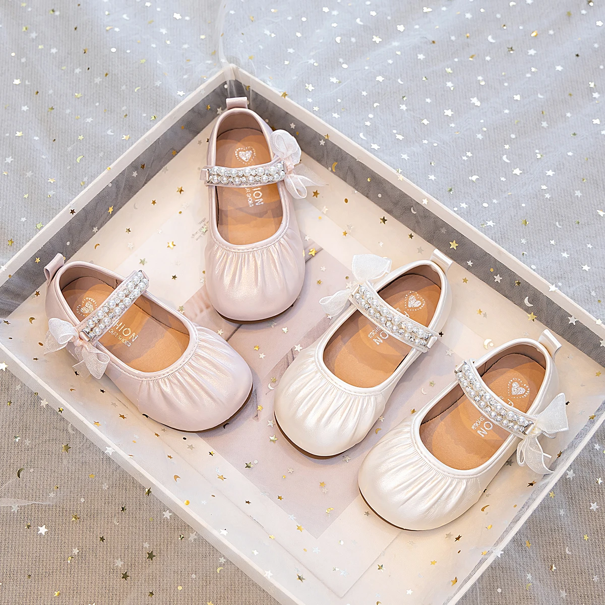 Girls Beaded Strap Leather Shoes 2026 New Summer Kids Mary Jane Flats Soft Sole Simple Trendy Princess Party Wedding Daily Wear
Girls Beaded Strap Leather Shoes 2026 New Summer Kids Mary Jane Flats Soft Sole Simple Trendy Princess Party Wedding Daily Wear