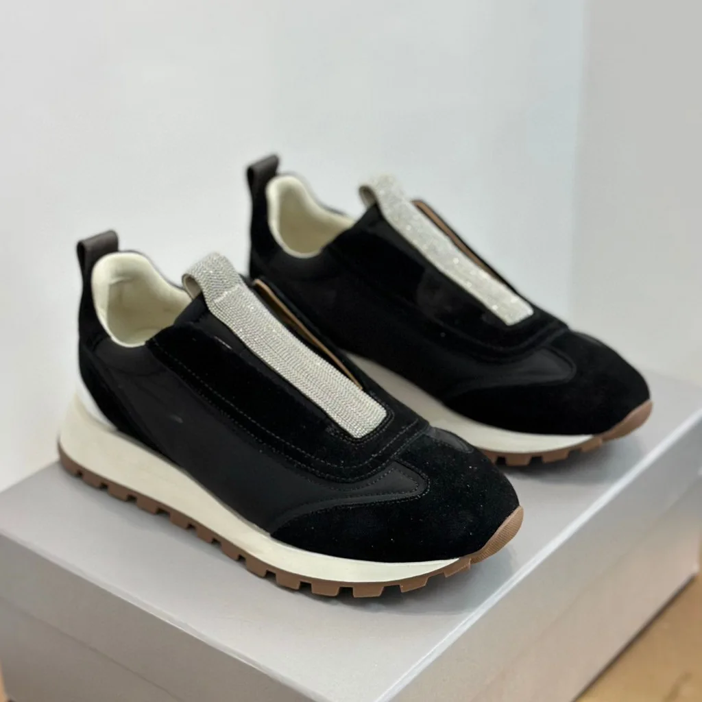 Luxury Suede Beaded Chain Women's Sneakers 2026 New Genuine Leather Breathable Running Shoes Casual Sports Shoes
Luxury Suede Beaded Chain Women's Sneakers 2026 New Genuine Leather Breathable Running Shoes Casual Sports Shoes