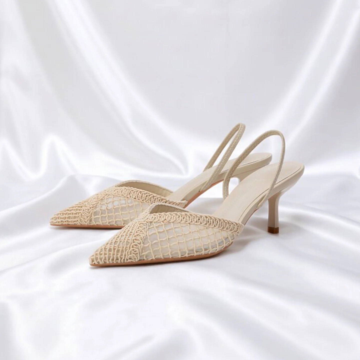 Fashion Black Hollow Mesh Woven Brand Pumps Women Comfort Pointed Toe Shallow High Heel Sandals Elegant Thin Heel Designer Shoes
Fashion Black Hollow Mesh Woven Brand Pumps Women Comfort Pointed Toe Shallow High Heel Sandals Elegant Thin Heel Designer Shoes