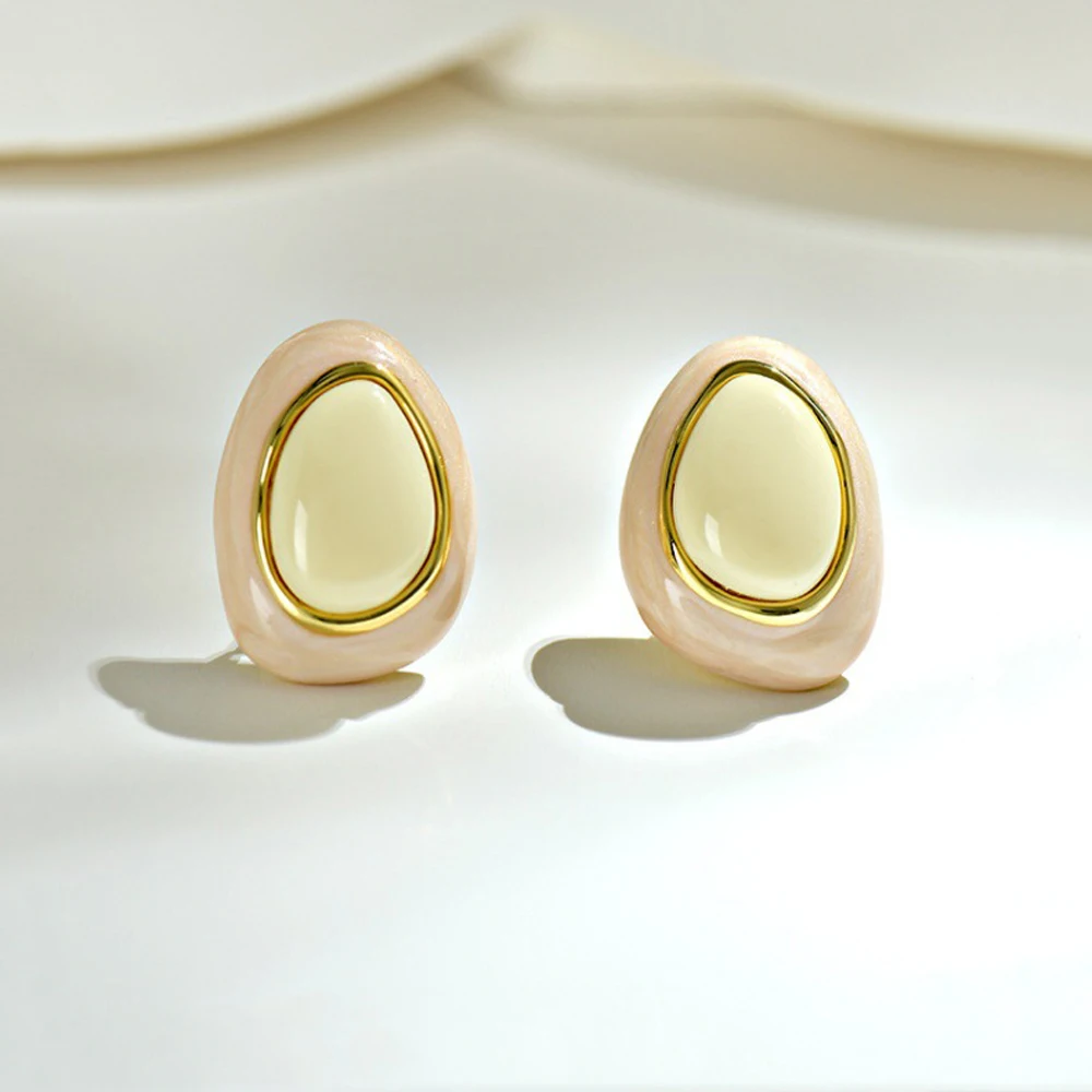 Temperament White Geometry Ellipse Square Acrylic Stud Earrings for Women Trend Charms Piercing Jewelry Accessories Gifts
Temperament White Geometry Ellipse Square Acrylic Stud Earrings for Women Trend Charms Piercing Jewelry Accessories Gifts
