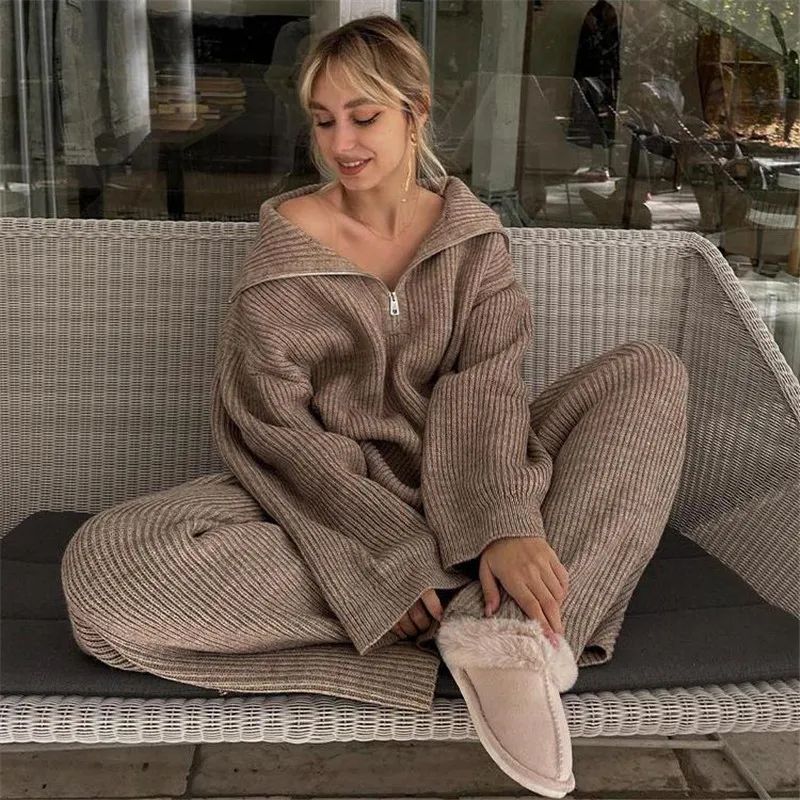 Autumn Winter New Casual Loose Knitted Women's Sweater Set Half Zipper Hoodie Top and Wide Leg Trousers Two-piece Set Streetwear
Autumn Winter New Casual Loose Knitted Women's Sweater Set Half Zipper Hoodie Top and Wide Leg Trousers Two-piece Set Streetwear