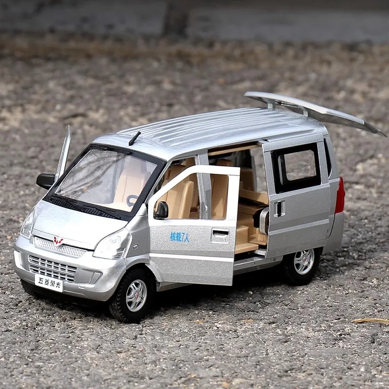 1:24 WuLing RongGuang HongGuang MINIEV модель игрушечного автомобиля из сплава, резиновые шины, звуковой свет, модели внедорожников для мальчиков, подарки на день рождения
1:24 WuLing RongGuang HongGuang MINIEV модель игрушечного автомобиля из сплава, резиновые шины, звуковой свет, модели внедорожников для мальчиков, подарки на день рождения