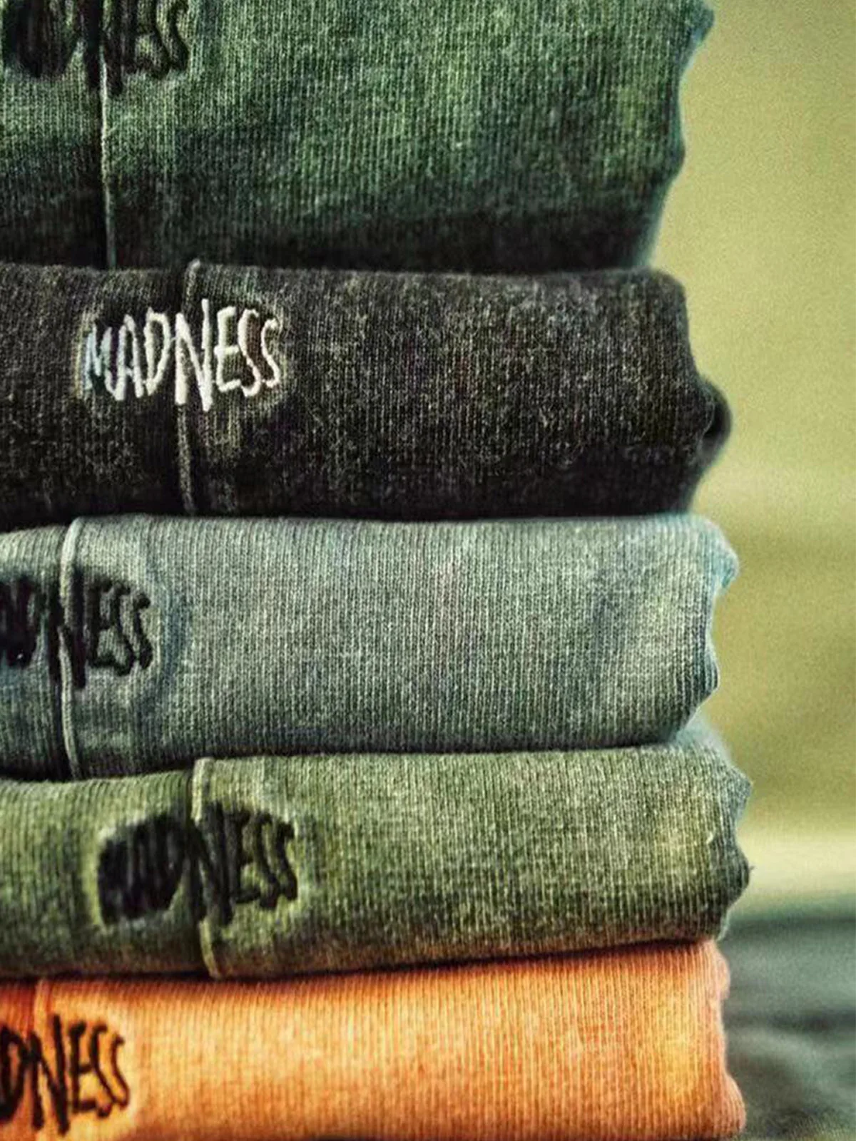 Футболка MADN MDNS в стиле ретро, японский дизайн, с коротким рукавом, молодежная летняя модная модель с круглым вырезом, вышивкой и эффектом состаривания
Футболка MADN MDNS в стиле ретро, японский дизайн, с коротким рукавом, молодежная летняя модная модель с круглым вырезом, вышивкой и эффектом состаривания