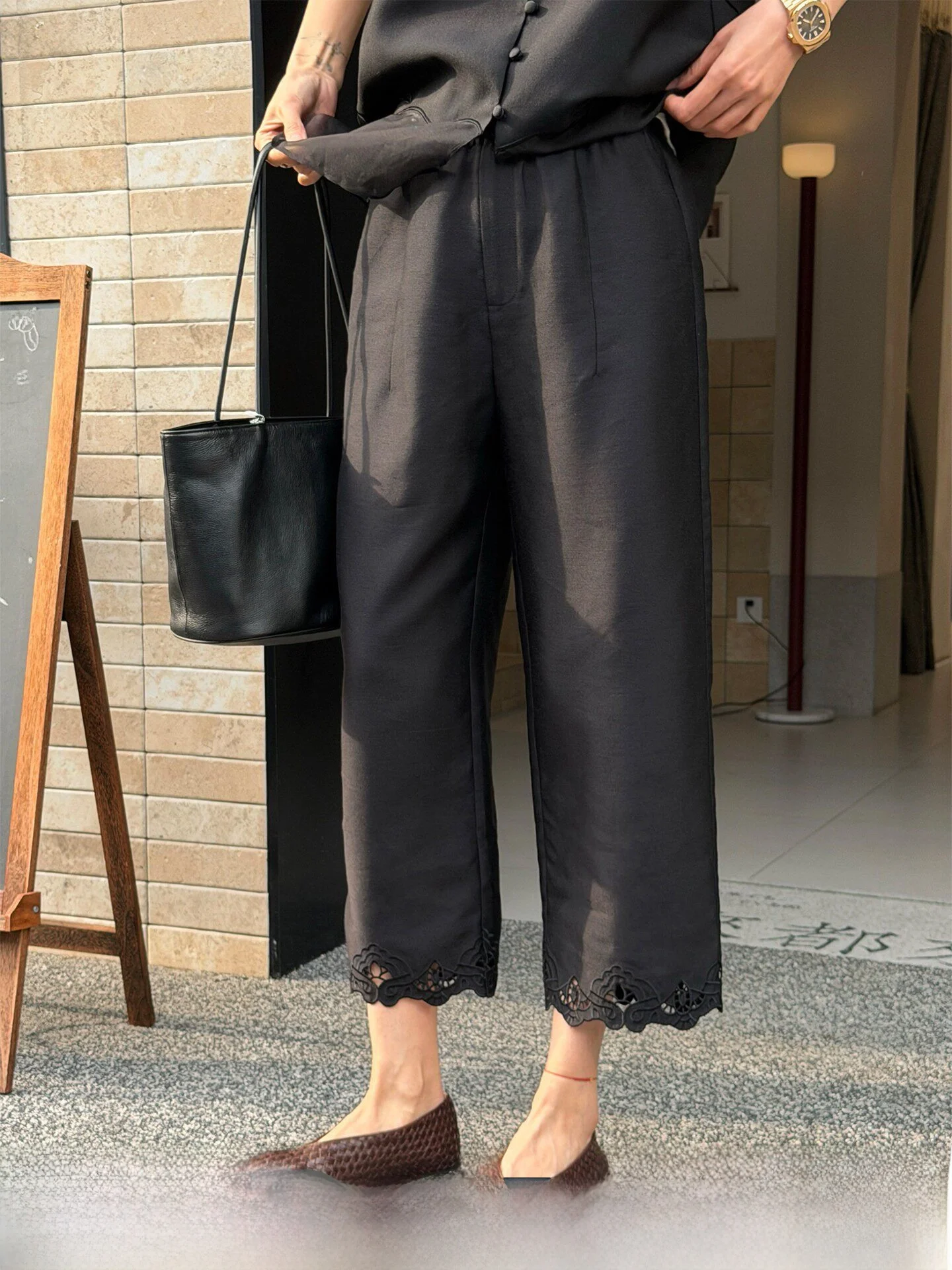 Black Woolen Straight Leg Casual Pants for Women Embroidered Hollow out Design Nine-Tenths Length Spring Summer New Style
Black Woolen Straight Leg Casual Pants for Women Embroidered Hollow out Design Nine-Tenths Length Spring Summer New Style