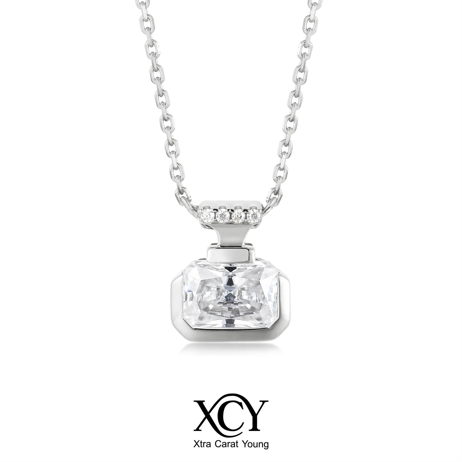 XCY Moissanite Necklace for Women 925 Silver Perfume Bottle Shape Romantic Elegant Diamond Pendant Birthday Anniversary Jewelry
XCY Moissanite Necklace for Women 925 Silver Perfume Bottle Shape Romantic Elegant Diamond Pendant Birthday Anniversary Jewelry