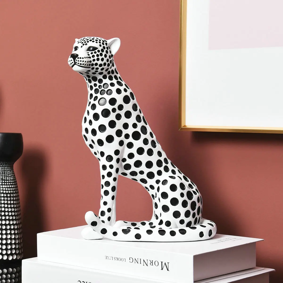 Modern Spotted Panther Resin Leopard Statue Animal Sculpture Luxury Home Decoration Office Accessories for Desk
Modern Spotted Panther Resin Leopard Statue Animal Sculpture Luxury Home Decoration Office Accessories for Desk