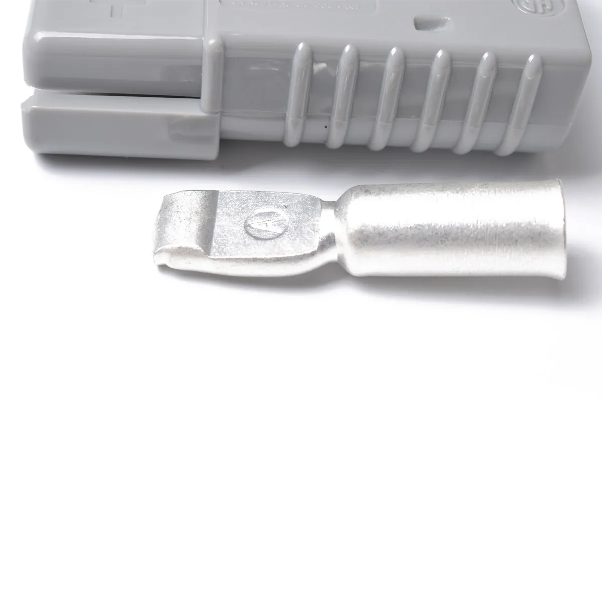 175A 600V Forklift Connector Plug Exterior Premium Connector for Solar Dc Power Caravan 2 Contacts Gray Connectors
175A 600V Forklift Connector Plug Exterior Premium Connector for Solar Dc Power Caravan 2 Contacts Gray Connectors