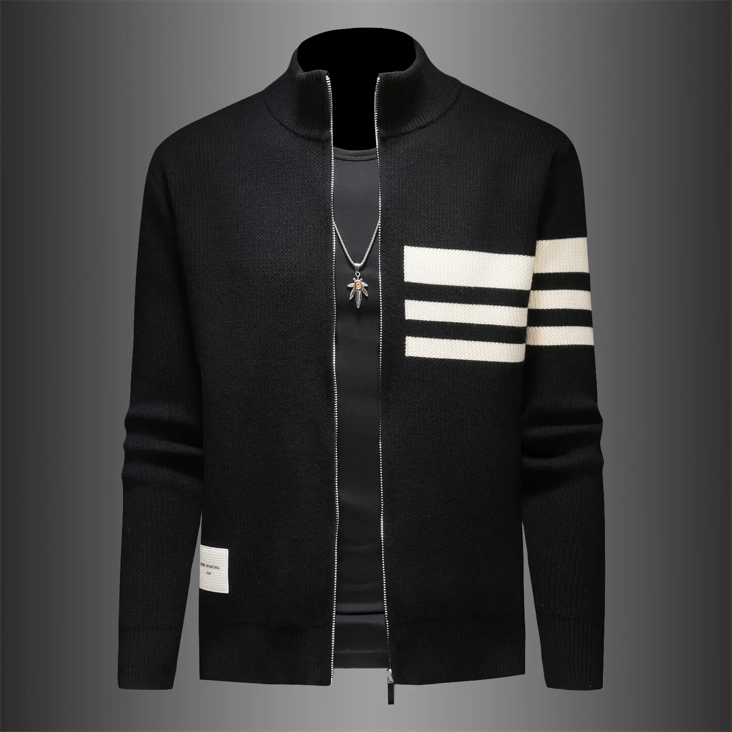 Мужской вязаный шерстяной кардиган, повседневный, приталенный, с длинным рукавом, модный, осенне-зимний, новый стиль, на молнии, прямого кроя, городской стиль
Мужской вязаный шерстяной кардиган, повседневный, приталенный, с длинным рукавом, модный, осенне-зимний, новый стиль, на молнии, прямого кроя, городской стиль