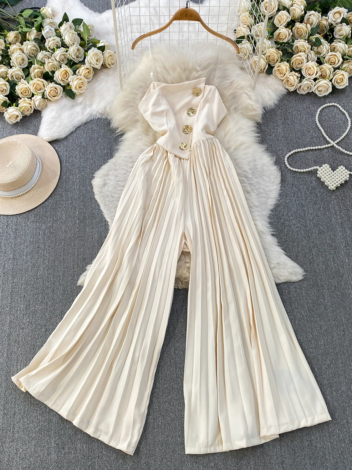 Elegant Goddess Style Sequin Long Pants Women's Summer Loose Slimming Gauze Wraparound Strapless Romper High Waist Button Detail
Elegant Goddess Style Sequin Long Pants Women's Summer Loose Slimming Gauze Wraparound Strapless Romper High Waist Button Detail