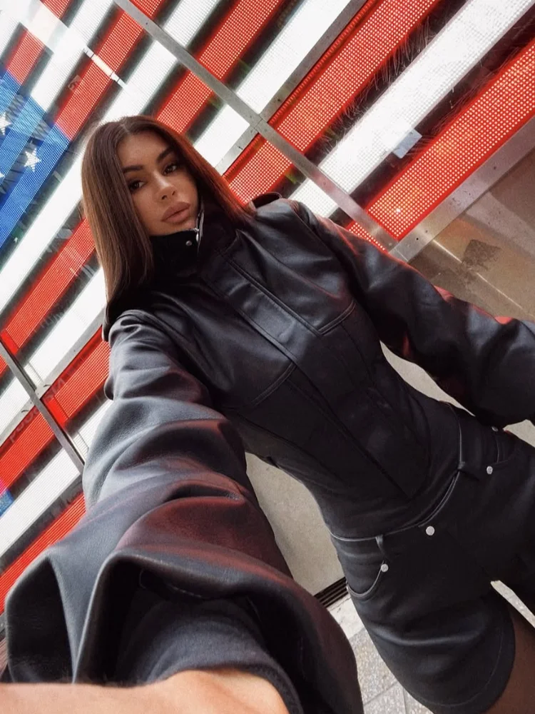 2025 New Streetwear Outfit Top Fashion Waist Cinching Short PU Jacket Women's Full Sleeve Faux Leather Biker Style Zip-up Coat
2025 New Streetwear Outfit Top Fashion Waist Cinching Short PU Jacket Women's Full Sleeve Faux Leather Biker Style Zip-up Coat