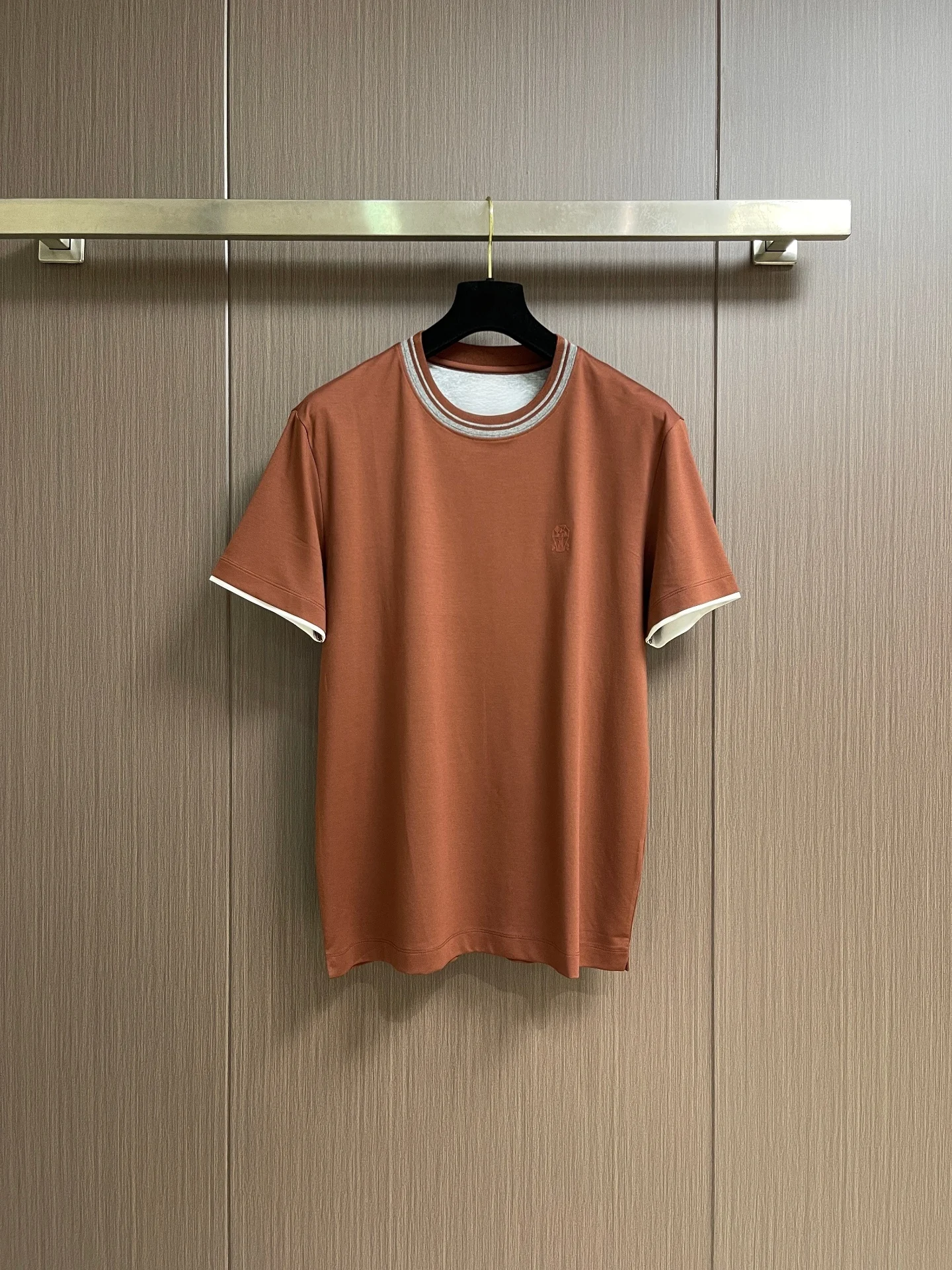 Italian Style Luxury Men's T-Shirt Summer Modal Embroidery Logo Simple Casual Short Sleeve round Neck Cotton Sweatshirt
Italian Style Luxury Men's T-Shirt Summer Modal Embroidery Logo Simple Casual Short Sleeve round Neck Cotton Sweatshirt