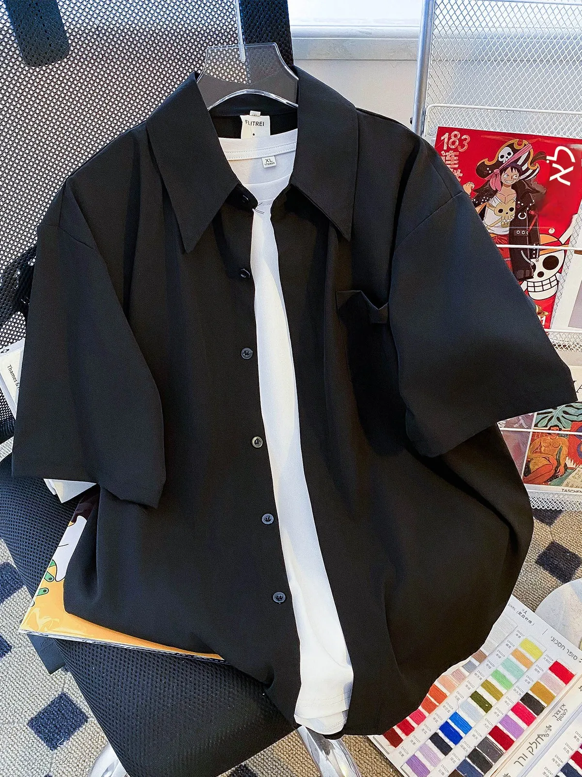 Summer Thin Short Sleeve Pure Color Men's Casual Loose Shirt Versatile Hong Kong Style Japanese High-End Loose Top
Summer Thin Short Sleeve Pure Color Men's Casual Loose Shirt Versatile Hong Kong Style Japanese High-End Loose Top