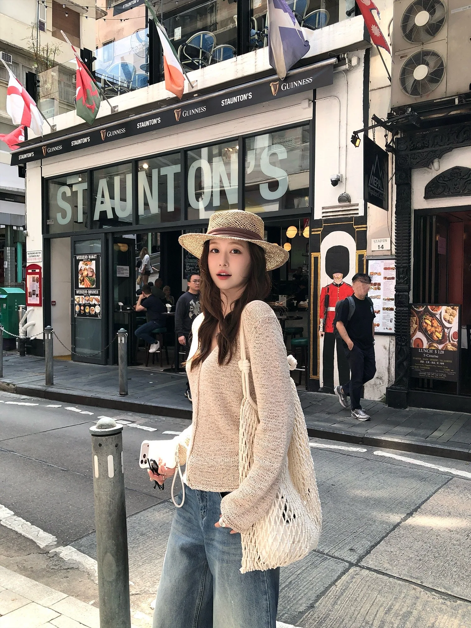 Koyee Chiang Mai Holiday Tour Hollow out Knitted Cardigan Soft Polyester Fiber Long Sleeve V-Neck Short Style Ladies Sweater
Koyee Chiang Mai Holiday Tour Hollow out Knitted Cardigan Soft Polyester Fiber Long Sleeve V-Neck Short Style Ladies Sweater
