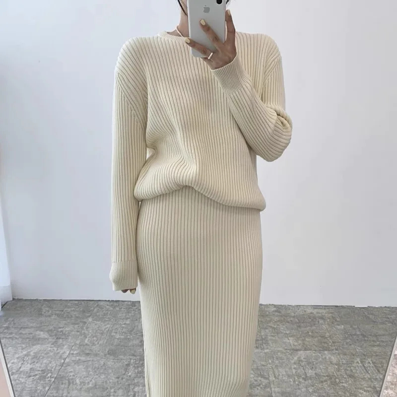 Spring Casual Knit Two Piece Set Women O Neck Long Sleeved Sweater+High Waist Slim Bust Skirt Autumn Chic Female Knitted Outfit
Spring Casual Knit Two Piece Set Women O Neck Long Sleeved Sweater+High Waist Slim Bust Skirt Autumn Chic Female Knitted Outfit