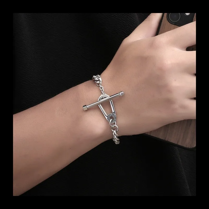 Кубинский браслет для мальчиков, нишевый оригинальный браслет в стиле хип-хоп, простой женский браслет для пары, крутой красивый браслет из титановой стали
Кубинский браслет для мальчиков, нишевый оригинальный браслет в стиле хип-хоп, простой женский браслет для пары, крутой красивый браслет из титановой стали