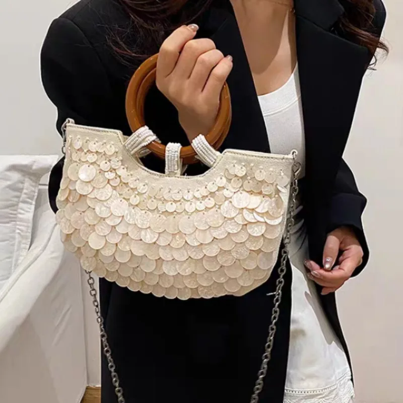 Exquisite Beaded Bag Handmade Chic Shell Switch Wallet For Ladies Half Moon Crossbody Bag Shell Handbag Must-have for Summer
Exquisite Beaded Bag Handmade Chic Shell Switch Wallet For Ladies Half Moon Crossbody Bag Shell Handbag Must-have for Summer
