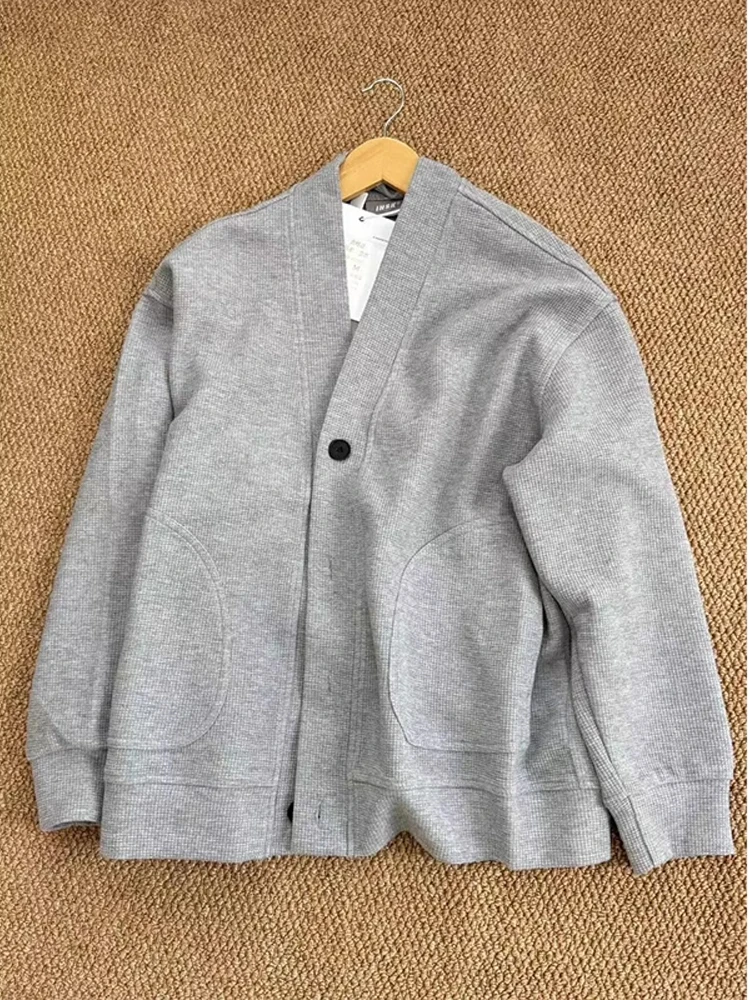 ay V-Ne Wfle Pattern Open Cardigan Sweatirt Men's Spring Autumn Sle American Retro CleanFit Jaet Loose Fit Modern...
ay V-Ne Wfle Pattern Open Cardigan Sweatirt Men's Spring Autumn Sle American Retro CleanFit Jaet Loose Fit Modern...