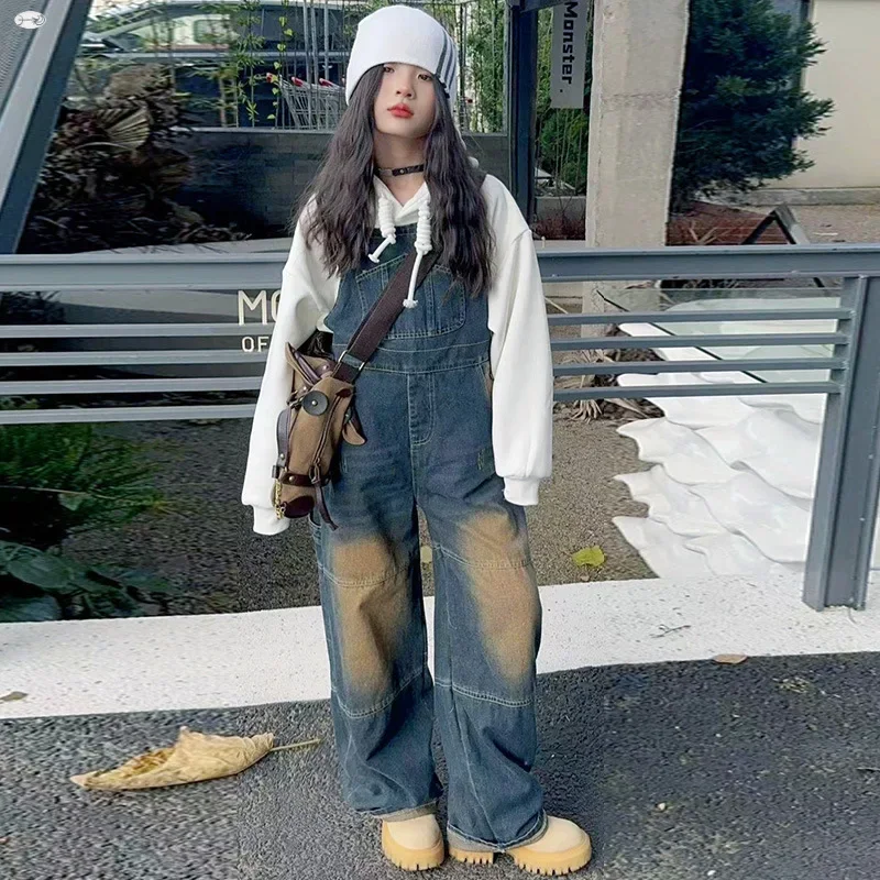 Girls Suit Retro Spray Color Denim Overpants Autumn 2024 New Fashion Style Children Loose Straight Leg Wide Hoodie 2-piece Set
Girls Suit Retro Spray Color Denim Overpants Autumn 2024 New Fashion Style Children Loose Straight Leg Wide Hoodie 2-piece Set