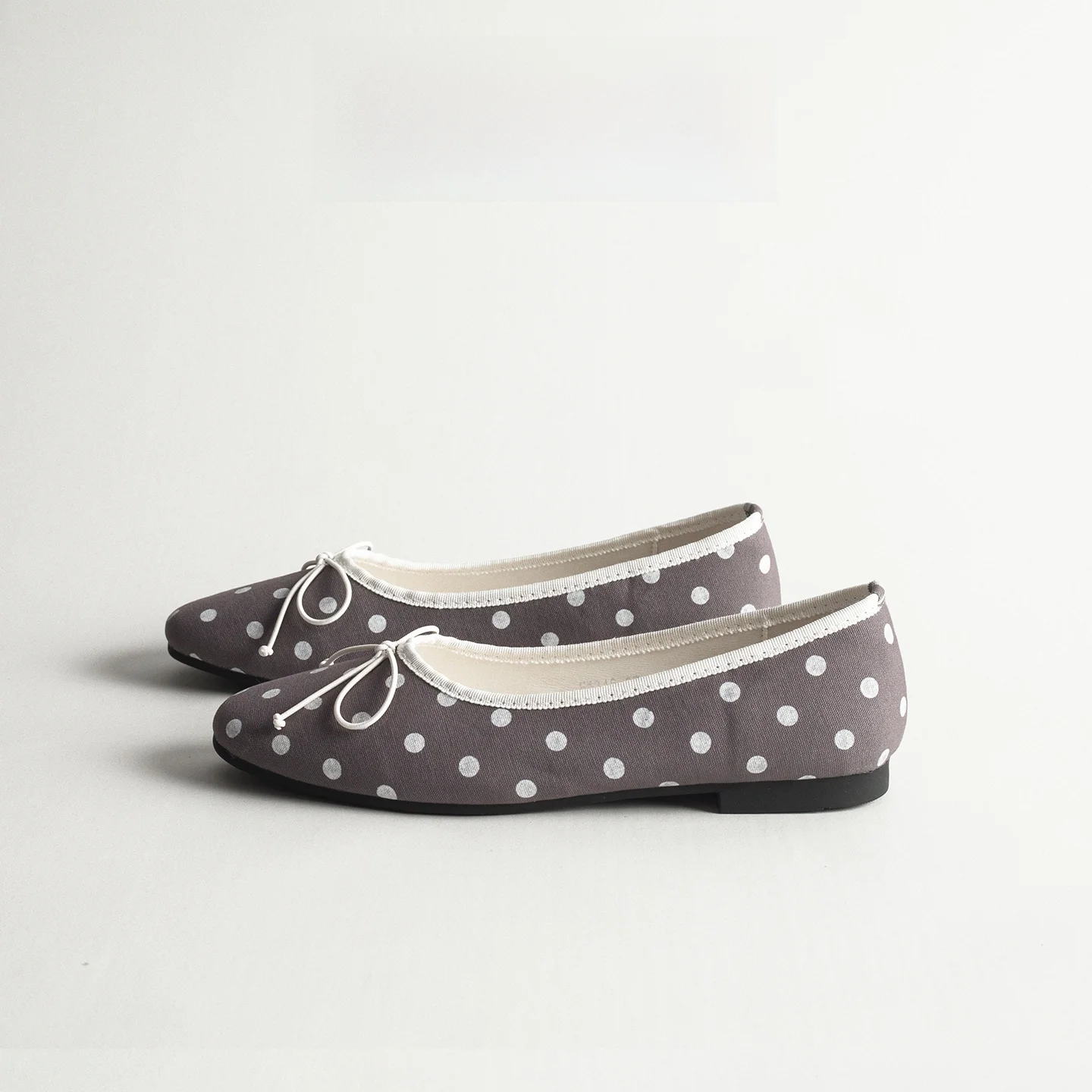 Polka Dot Bow Tie Mary Jane Flat Bottom round Head Women's Ballet Style Shoes Comfortable Commute Casual Fashion Footwear
Polka Dot Bow Tie Mary Jane Flat Bottom round Head Women's Ballet Style Shoes Comfortable Commute Casual Fashion Footwear
