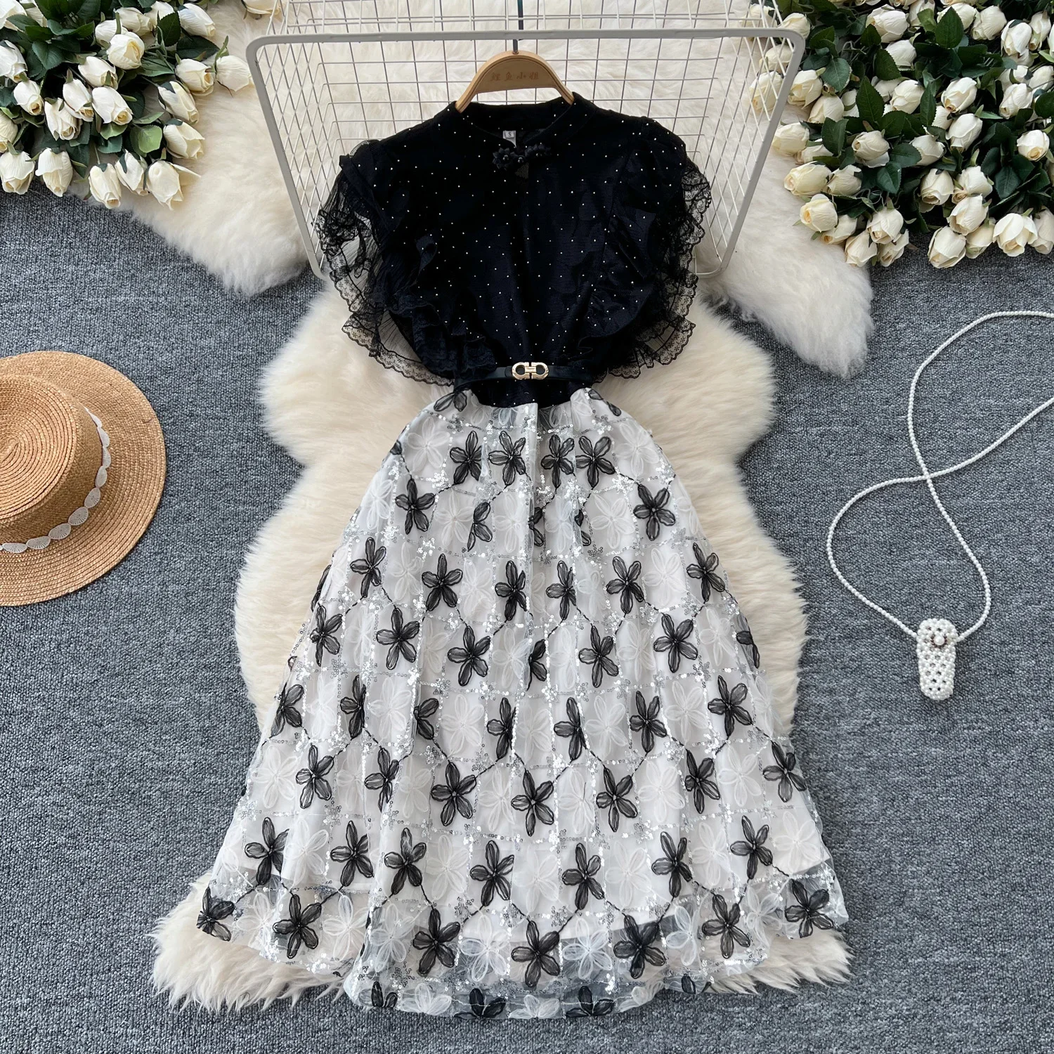 Vintage Embroidered Floral Chic Basics O-neck Chic Rhinestone Slim Sashes Dresses French Evening Women Fashion Summer Clothing
Vintage Embroidered Floral Chic Basics O-neck Chic Rhinestone Slim Sashes Dresses French Evening Women Fashion Summer Clothing