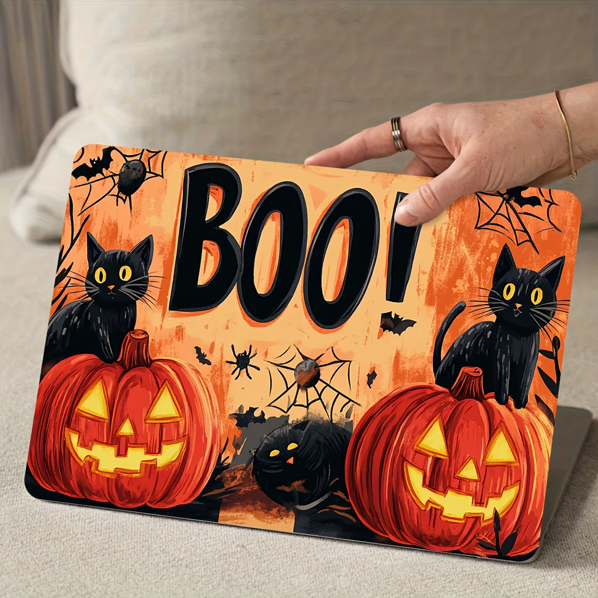 2-Piece Halloween pumpkin pattern laptop sticker protective cover,universal net, waterproof and scratch-resistant, non-reusable.
2-Piece Halloween pumpkin pattern laptop sticker protective cover,universal net, waterproof and scratch-resistant, non-reusable.