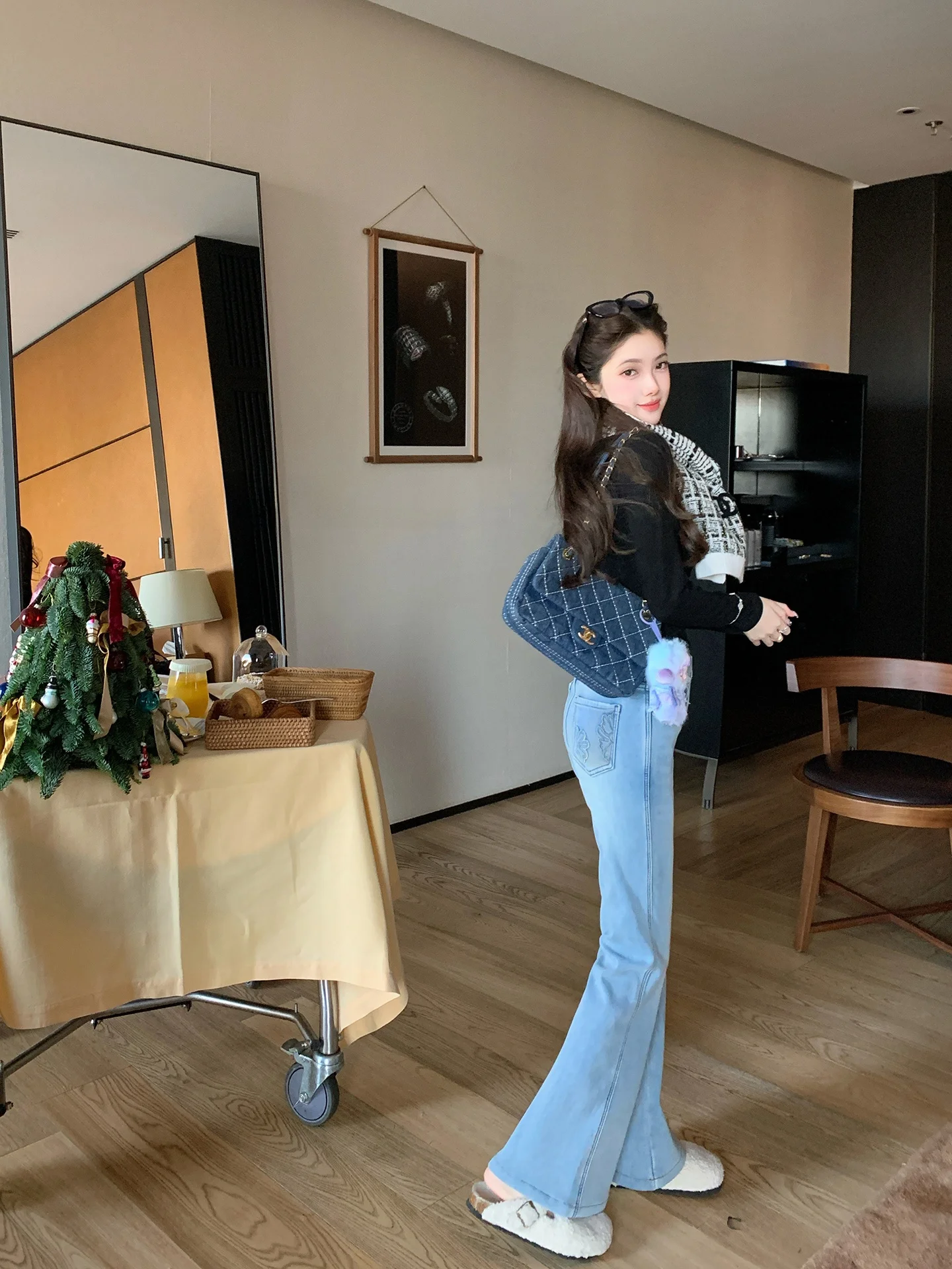 Женские расклешенные джинсы ChuChu с вышивкой, на подкладке, эластичные, облегающие, длинные брюки с высокой талией, для повседневной носки, зимний модный дизайн
Женские расклешенные джинсы ChuChu с вышивкой, на подкладке, эластичные, облегающие, длинные брюки с высокой талией, для повседневной носки, зимний модный дизайн