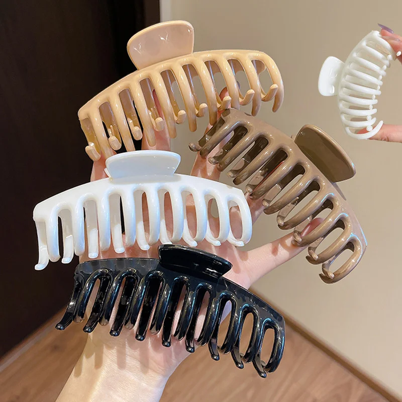 Простая мягкая силиконовая заколка для волос с килем для женщин, элегантная темпераментная заколка в виде акулы, модная заколка для волос на затылке для девочек
Простая мягкая силиконовая заколка для волос с килем для женщин, элегантная темпераментная заколка в виде акулы, модная заколка для волос на затылке для девочек