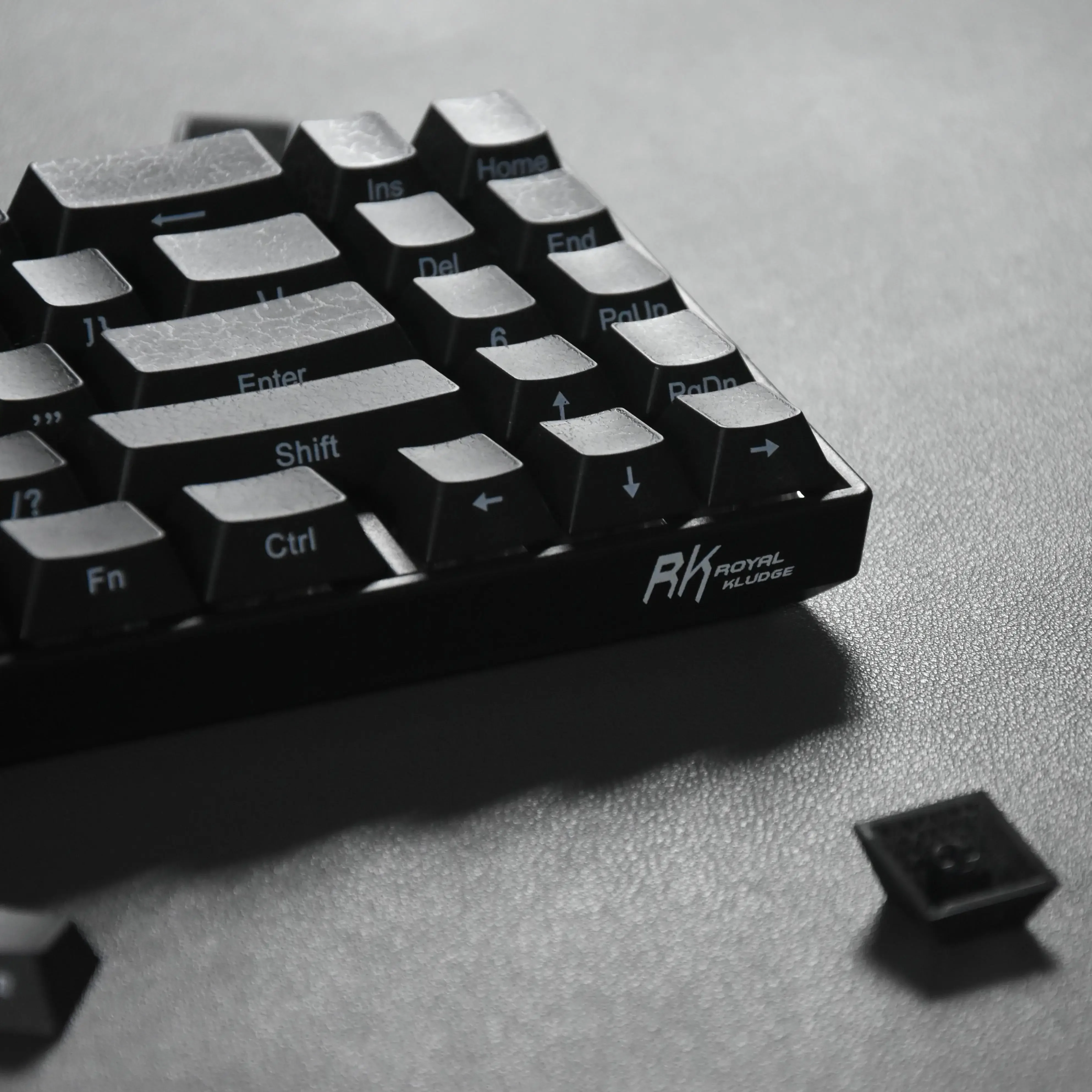 Black crocodile fission keycap original factory highly translucent crack adapted to wooting Zui Deer magnetic shaft
Black crocodile fission keycap original factory highly translucent crack adapted to wooting Zui Deer magnetic shaft