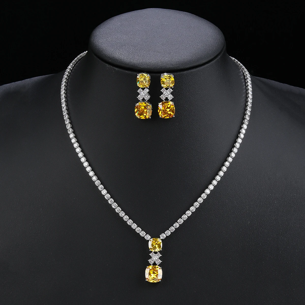 Elegant CZ Cubic Zirconia Pendant Necklace Earrings Set Bridal Wedding Jewelry Sets for Women Gift CN11006
Elegant CZ Cubic Zirconia Pendant Necklace Earrings Set Bridal Wedding Jewelry Sets for Women Gift CN11006